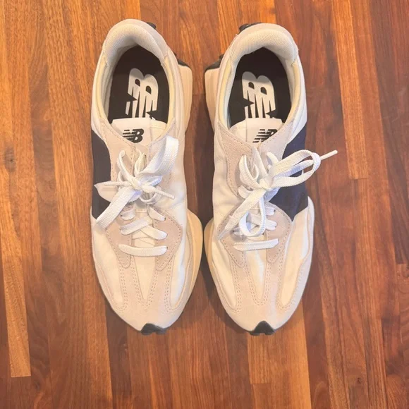 New Balance 327 Lifestyle White and Black Sneakers - Picture 8 of 10